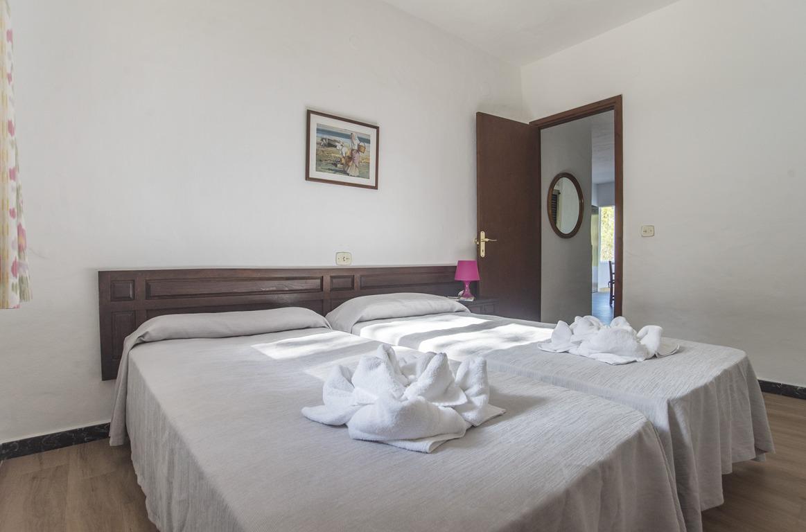 Apartamentos Pinomar Es Caló Extérieur photo